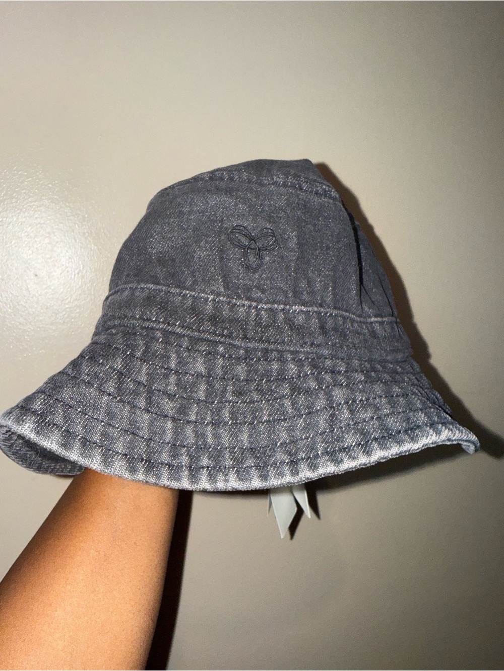 Aritzia TNA washed black denim bucket hat with, size S/M #tna #buckethat